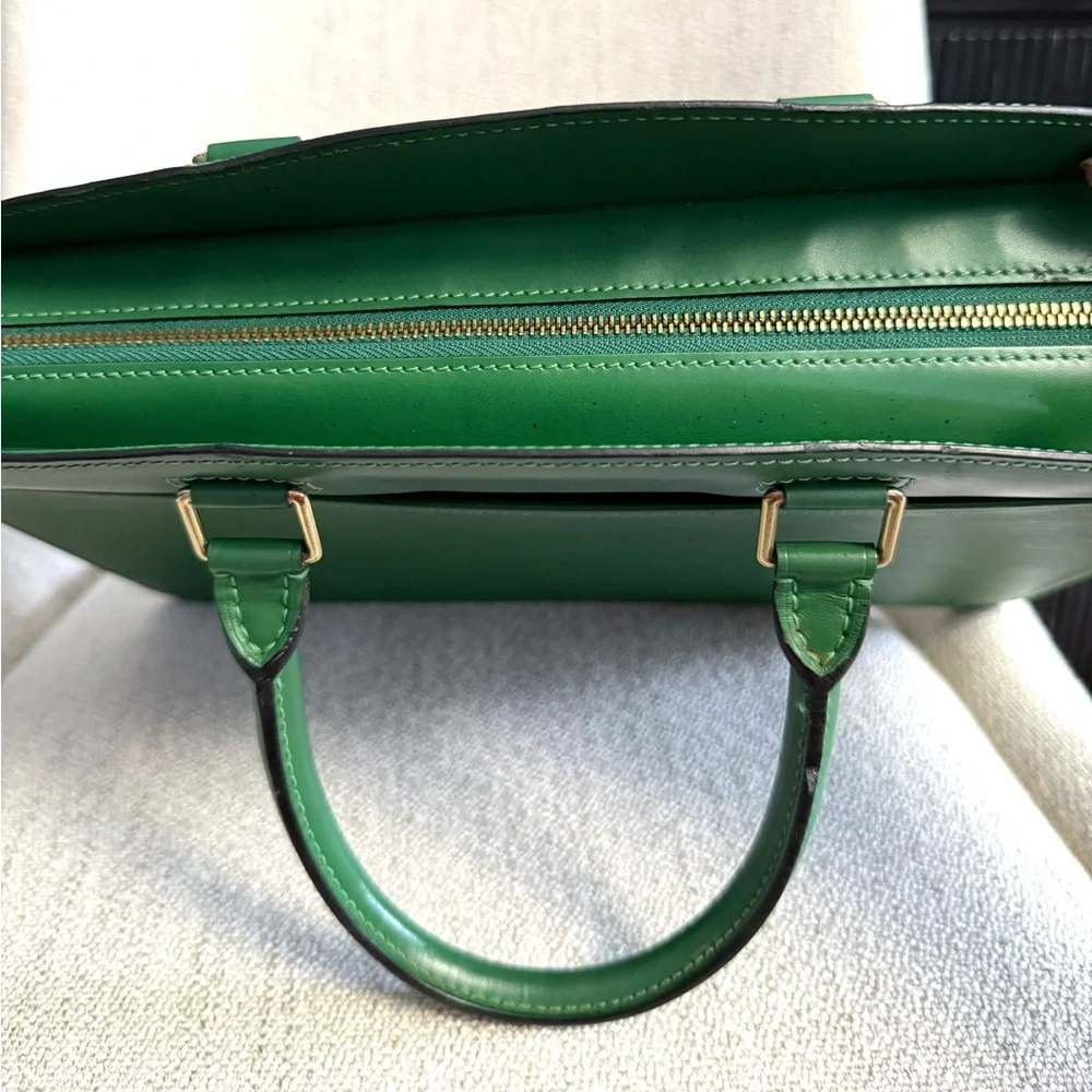Authentic Louis Vuitton Epi Riviera Handbag in Borneo green